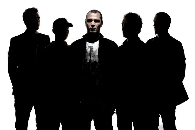 Siddharto odlikuje tudi skrb za vizualno - od odrskega nastopa prek ovitkov do fotografij (foto: Jaka Babnik)